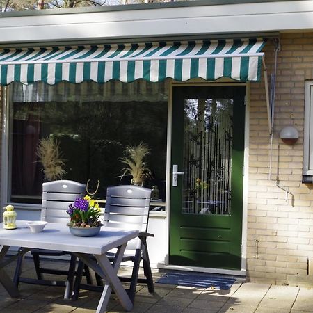 Geschakelde Bungalow Op De Veluwe "De Eekhoorn" Отерло Екстериор снимка